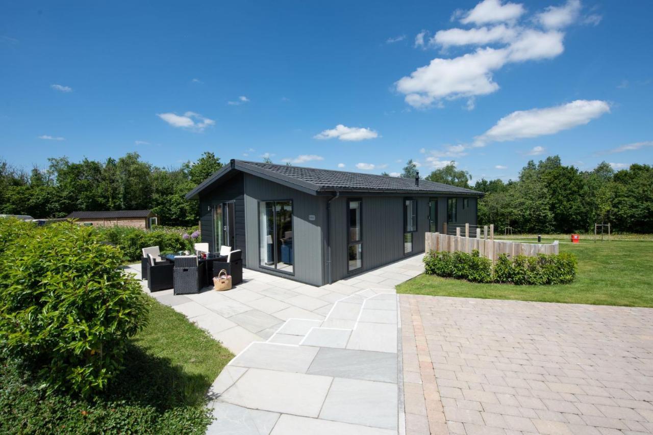Buttercup Lodge, 33 Roadford Lake Lodges Lifton Zewnętrze zdjęcie